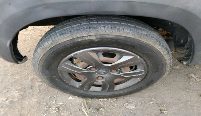 2016 Renault Kwid RXT 1.0, Petrol, Manual, 48,305 km, tyre