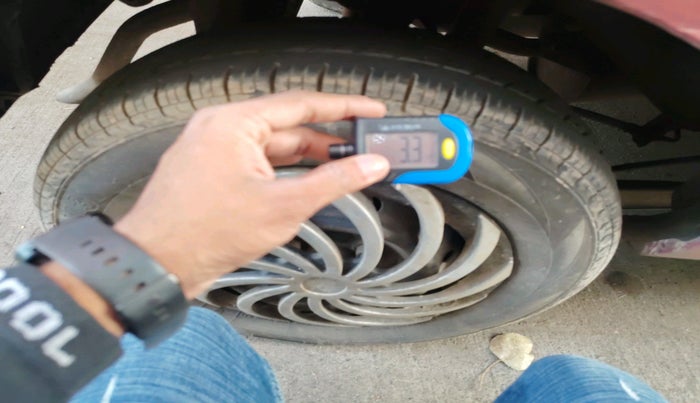 2015 Maruti Alto 800 LXI, Petrol, Manual, 64,285 km, tyre