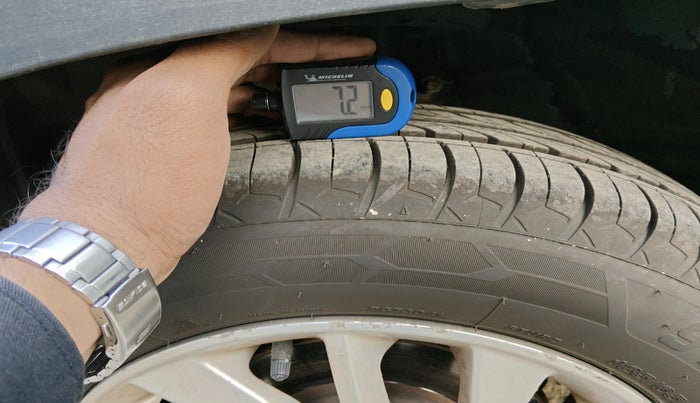 2016 Mahindra Kuv100 K8 6 STR, Petrol, Manual, 44,946 km, tyre