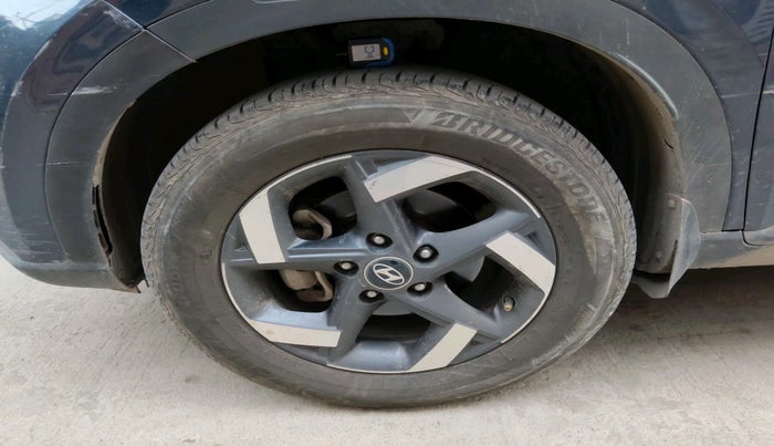 2021 Hyundai VENUE SX 1.0 TURBO, Petrol, Manual, 77,402 km, tyre