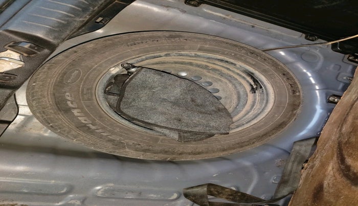 2021 Hyundai VENUE SX 1.0 TURBO, Petrol, Manual, 77,402 km, tyre