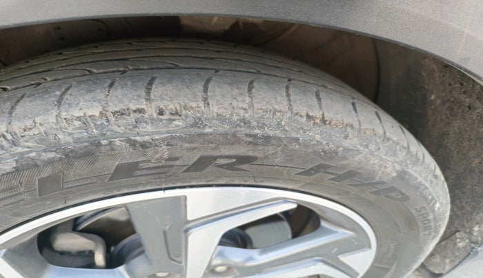 2018 Hyundai Creta SX AT 1.6 DIESEL, Diesel, Automatic, 1,93,137 km, tyre