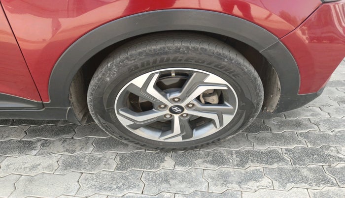 2018 Hyundai Creta SX AT 1.6 DIESEL, Diesel, Automatic, 1,93,137 km, tyre