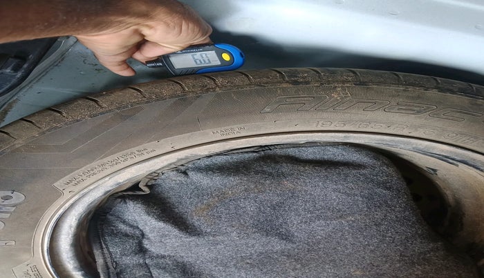 2023 Hyundai VENUE SX 1.2 PETROL, Petrol, Manual, 40,460 km, tyre