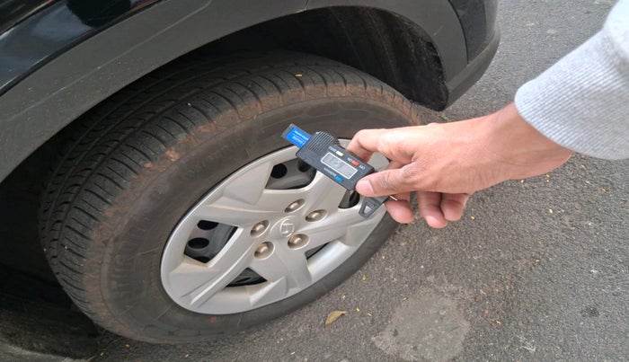 2022 Hyundai VENUE SX 1.2 PETROL, Petrol, Manual, 92,473 km, tyre