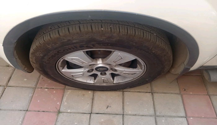 2014 Mahindra XUV500 W8, Diesel, Manual, 7,00,001 km, tyre