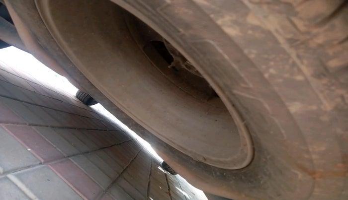 2014 Mahindra XUV500 W8, Diesel, Manual, 7,00,001 km, tyre