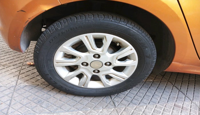 2017 Tata Tiago XZA PETROL, Petrol, Automatic, 47,848 km, tyre