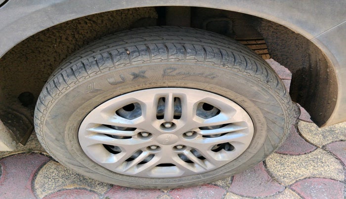 2023 KIA CARENS PRESTIGE 1.5 PETROL 7 STR, Petrol, Manual, 9,281 km, tyre