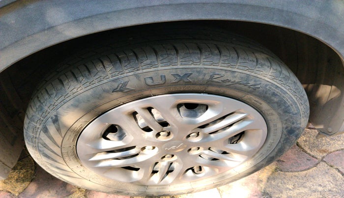 2023 KIA CARENS PRESTIGE 1.5 PETROL 7 STR, Petrol, Manual, 9,281 km, tyre