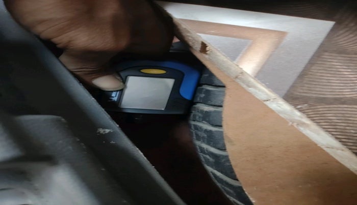 2014 Maruti Alto 800 LXI CNG, Petrol, Manual, 24,739 km, tyre