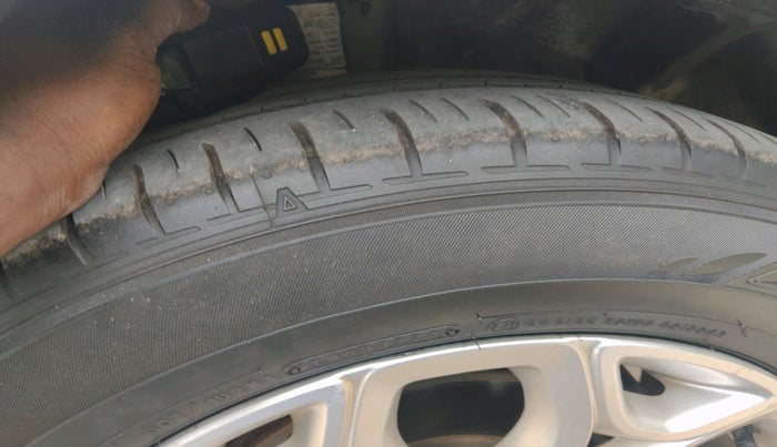 2014 Ford Ecosport TITANIUM 1.0L ECOBOOST, Petrol, Manual, 1,32,980 km, tyre