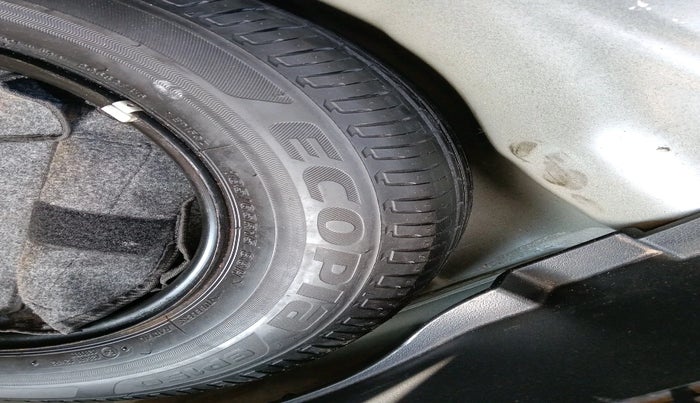 2022 Hyundai NEW I20 ASTA 1.2 MT, Petrol, Manual, 48,096 km, tyre