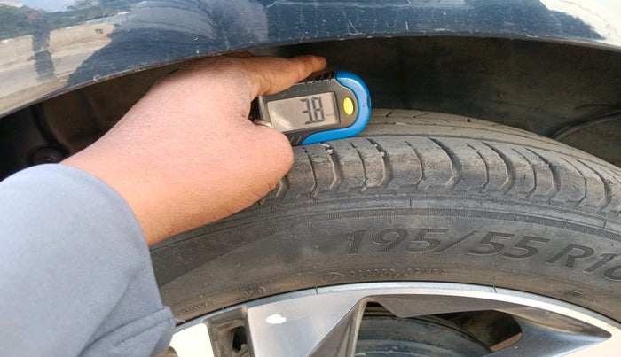 2022 Hyundai NEW I20 ASTA 1.2 MT, Petrol, Manual, 48,096 km, tyre