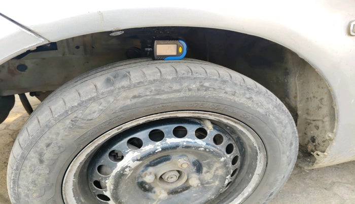 2014 Honda Amaze 1.5L I-DTEC E, Diesel, Manual, 1,16,177 km, tyre