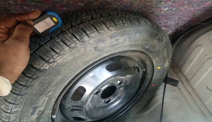 2016 Renault Kwid RXT 0.8, Petrol, Manual, 18,047 km, tyre