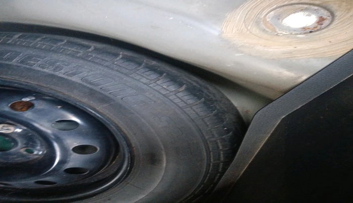 2013 Maruti Swift VXI, Petrol, Manual, 66,479 km, tyre