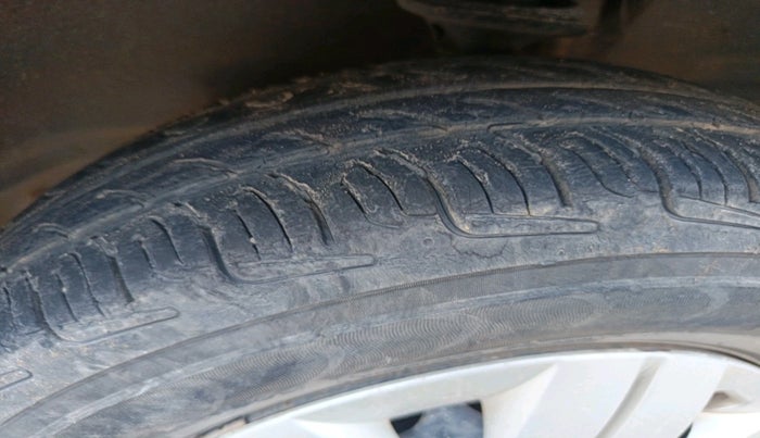 2018 Maruti Alto 800 VXI, Petrol, Manual, 1,01,258 km, tyre