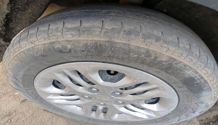 2023 KIA CARENS PRESTIGE 1.5 PETROL 7 STR, Petrol, Manual, 27,760 km, tyre