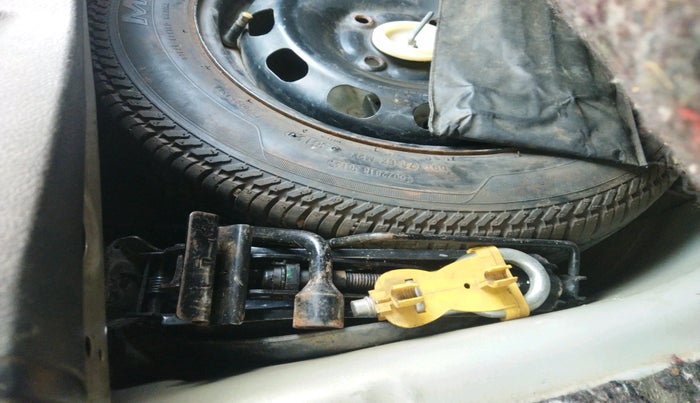 2013 Ford Figo EXI 1.4 DIESEL, Diesel, Manual, 1,41,517 km, tyre