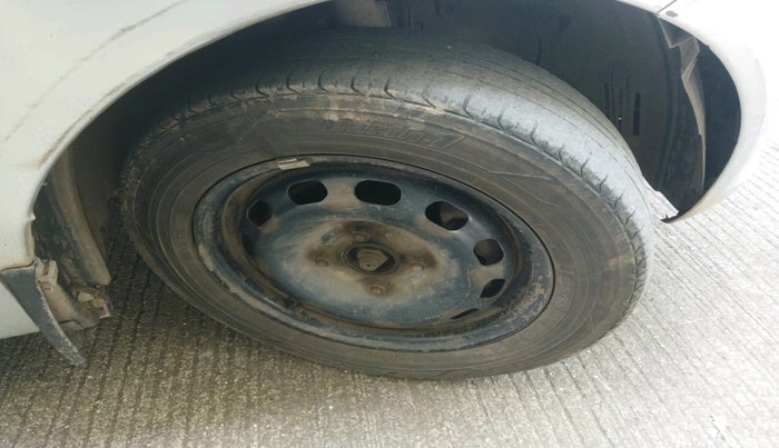 2013 Ford Figo EXI 1.4 DIESEL, Diesel, Manual, 1,41,517 km, tyre