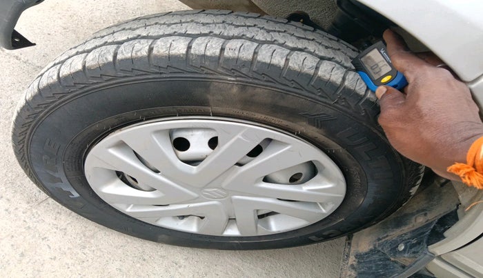 2023 Maruti Eeco 5 STR AC, Petrol, Manual, 6,451 km, tyre