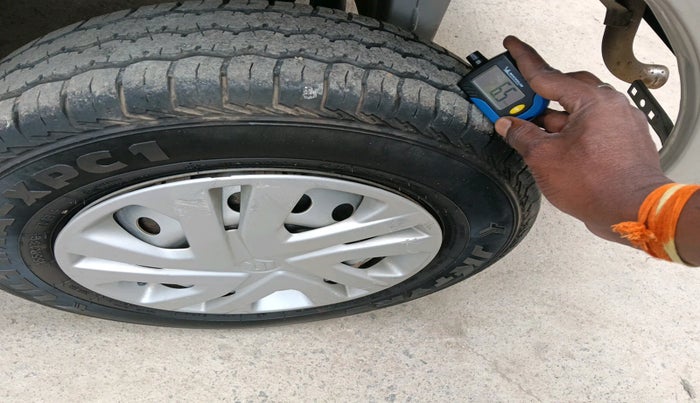 2023 Maruti Eeco 5 STR AC, Petrol, Manual, 6,451 km, tyre