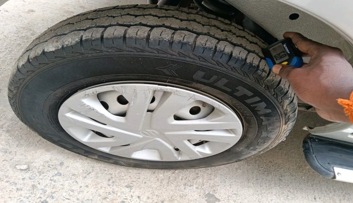 2023 Maruti Eeco 5 STR AC, Petrol, Manual, 6,451 km, tyre