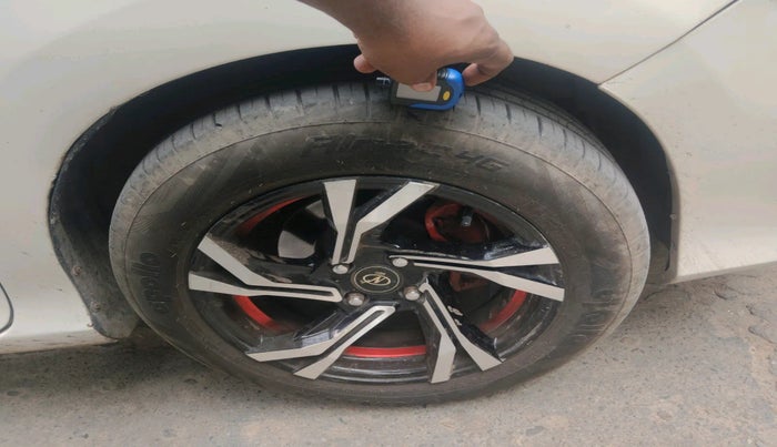 2014 Honda City 1.5L I-VTEC SV, Petrol, Manual, 1,13,649 km, tyre