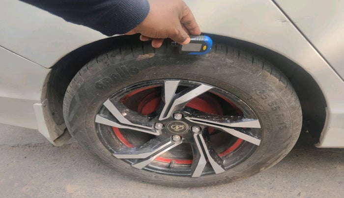 2014 Honda City 1.5L I-VTEC SV, Petrol, Manual, 1,13,649 km, tyre