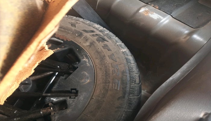 2010 Hyundai i10 MAGNA 1.2, Petrol, Manual, 1,41,658 km, tyre