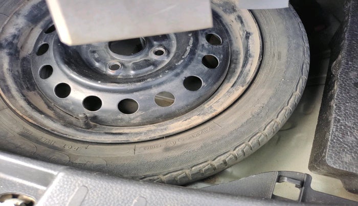 2015 Maruti Wagon R 1.0 VXI, Petrol, Manual, 31,432 km, tyre