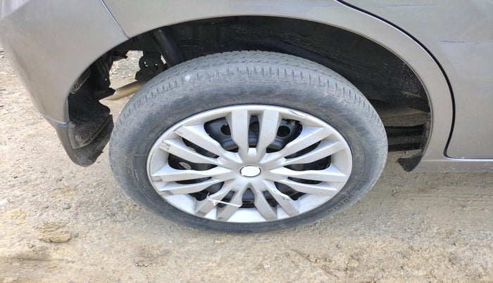 2015 Maruti Wagon R 1.0 VXI, Petrol, Manual, 31,432 km, tyre