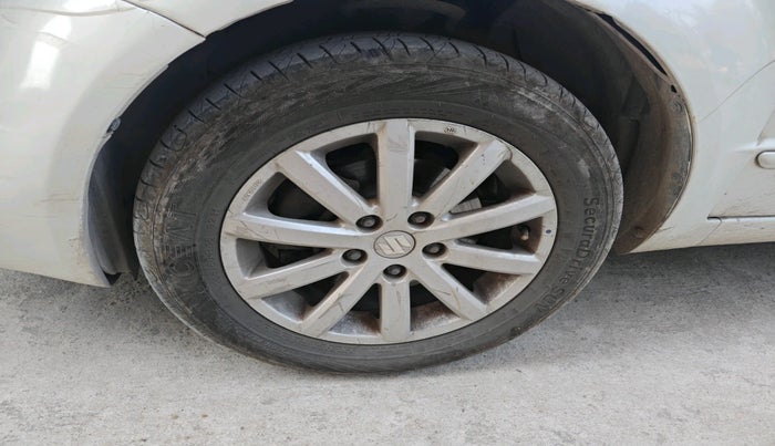 2010 Maruti SX4 ZXI AT, Petrol, Automatic, 97,584 km, tyre