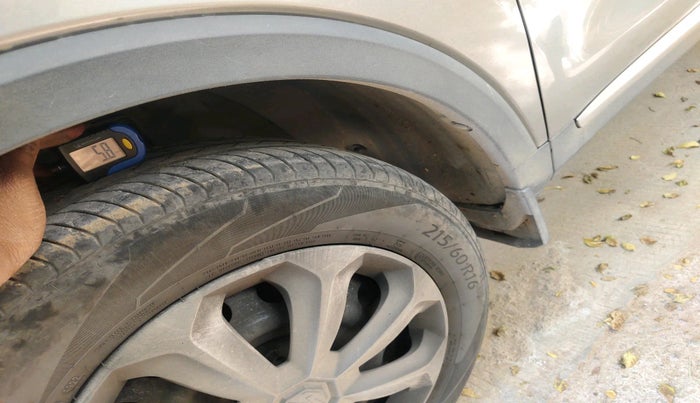 2023 MG ASTOR STYLE 1.5 MT, Petrol, Manual, 21,000 km, tyre