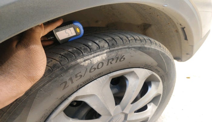 2023 MG ASTOR STYLE 1.5 MT, Petrol, Manual, 21,000 km, tyre