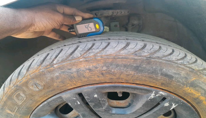 2010 Skoda Fabia CLASSIC 1.2 MPI, Petrol, Manual, 37,841 km, tyre