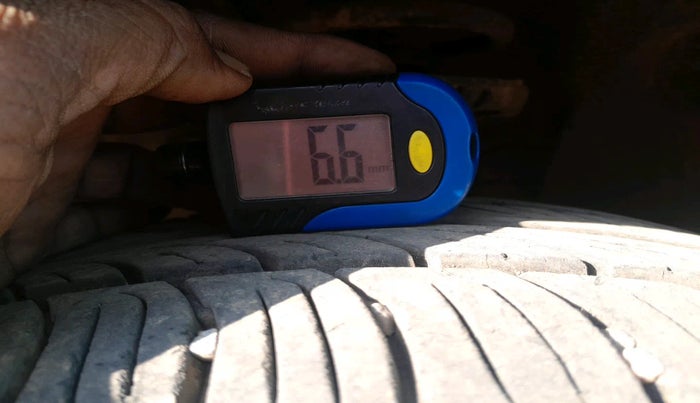 2010 Skoda Fabia CLASSIC 1.2 MPI, Petrol, Manual, 37,841 km, tyre