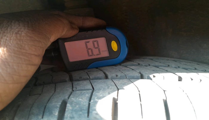 2010 Skoda Fabia CLASSIC 1.2 MPI, Petrol, Manual, 37,841 km, tyre