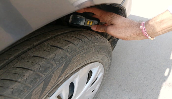 2016 Maruti Swift VDI, Diesel, Manual, 91,360 km, tyre