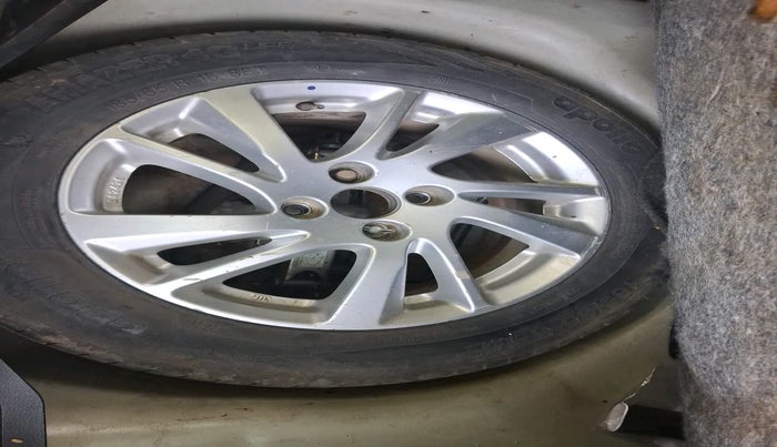 2012 Maruti Swift ZDI, Diesel, Manual, 1,17,054 km, tyre