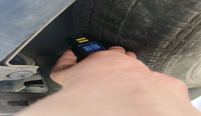 2013 Mahindra XUV500 W8, Diesel, Manual, 2,19,777 km, tyre