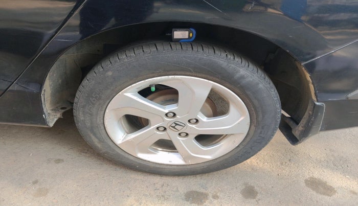 2014 Honda City 1.5L I-VTEC VX, Petrol, Manual, 1,10,408 km, tyre