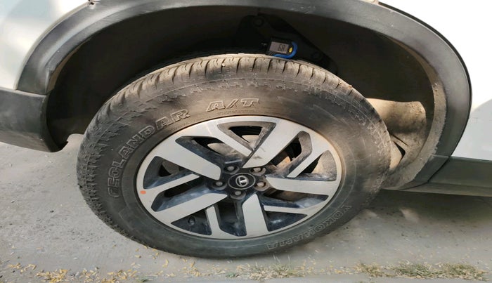 2021 Tata Harrier XZA PLUS 2.0L, Diesel, Automatic, 71,951 km, tyre