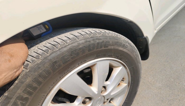 2012 Hyundai i20 SPORTZ 1.2, Petrol, Manual, 1,00,580 km, tyre