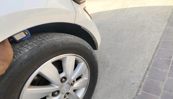 2012 Hyundai i20 SPORTZ 1.2, Petrol, Manual, 1,00,580 km, tyre