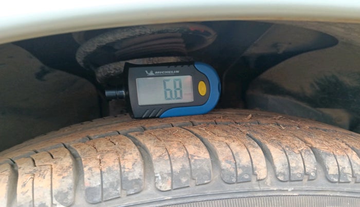 2011 Ford Figo TITANIUM 1.4 DIESEL, Diesel, Manual, 1,37,218 km, tyre