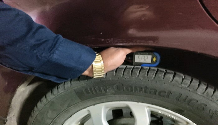 2015 Honda Amaze 1.2L I-VTEC S, Petrol, Manual, 1,21,010 km, tyre