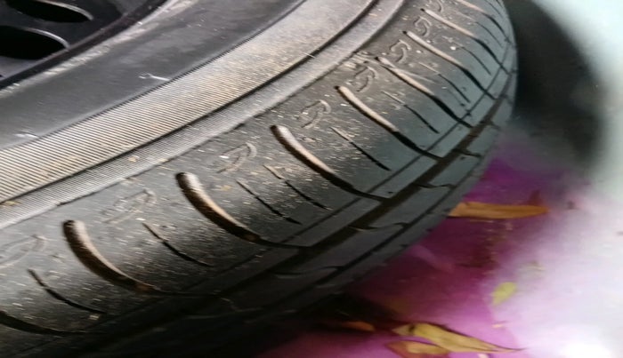 2021 Maruti Baleno ZETA PETROL 1.2, Petrol, Manual, 84,409 km, tyre