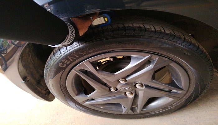 2022 Hyundai NEW I20 SPORTZ 1.2 MT, Petrol, Manual, 22,666 km, tyre